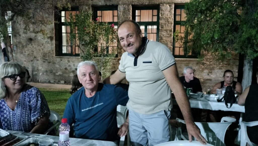 Ο Πολιτιστικός και Αθλητικός Σύλλογος Δημητρόπουλου σε βραδιά Καραόκε ΦΩΤΟ