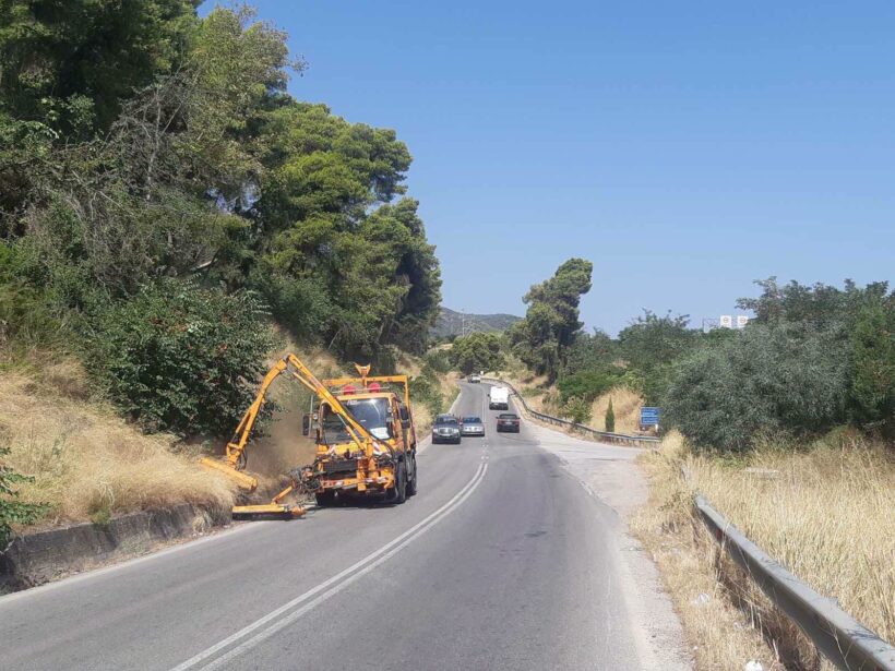 Πατρών–Αιγίου: Καθαρισμός και οδική ασφάλεια στην Παλαιά Εθνική Οδό ΦΩΤΟ 4 Πατρών–Αιγίου: Καθαρισμός και οδική ασφάλεια στην Παλαιά Εθνική Οδό ΦΩΤΟ