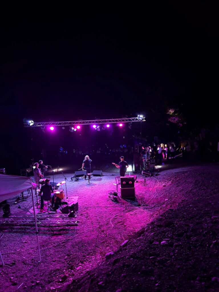 Κορύφωση του 1ου Kremasta Lake Festival στη Γέφυρα Τέμπλας παρουσία Φαρμάκη ΦΩΤΟ