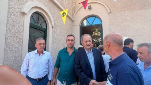 Φλόκα: Με τις «ευλογίες» της δημοτικής αρχής η ανασύνταξη του χωριού μετά τη φωτιά ΦΩΤΟ