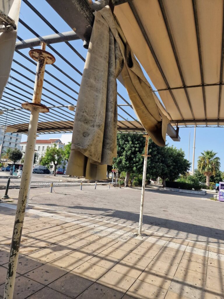 Πάτρα: Αυτά τα χάλια είδαν κατά την άφιξή τους οι τουρίστες του Κρουαζιερόπλοιου ΦΩΤΟ 5 Πάτρα: Αυτά τα χάλια είδαν κατά την άφιξή τους οι τουρίστες του Κρουαζιερόπλοιου ΦΩΤΟ
