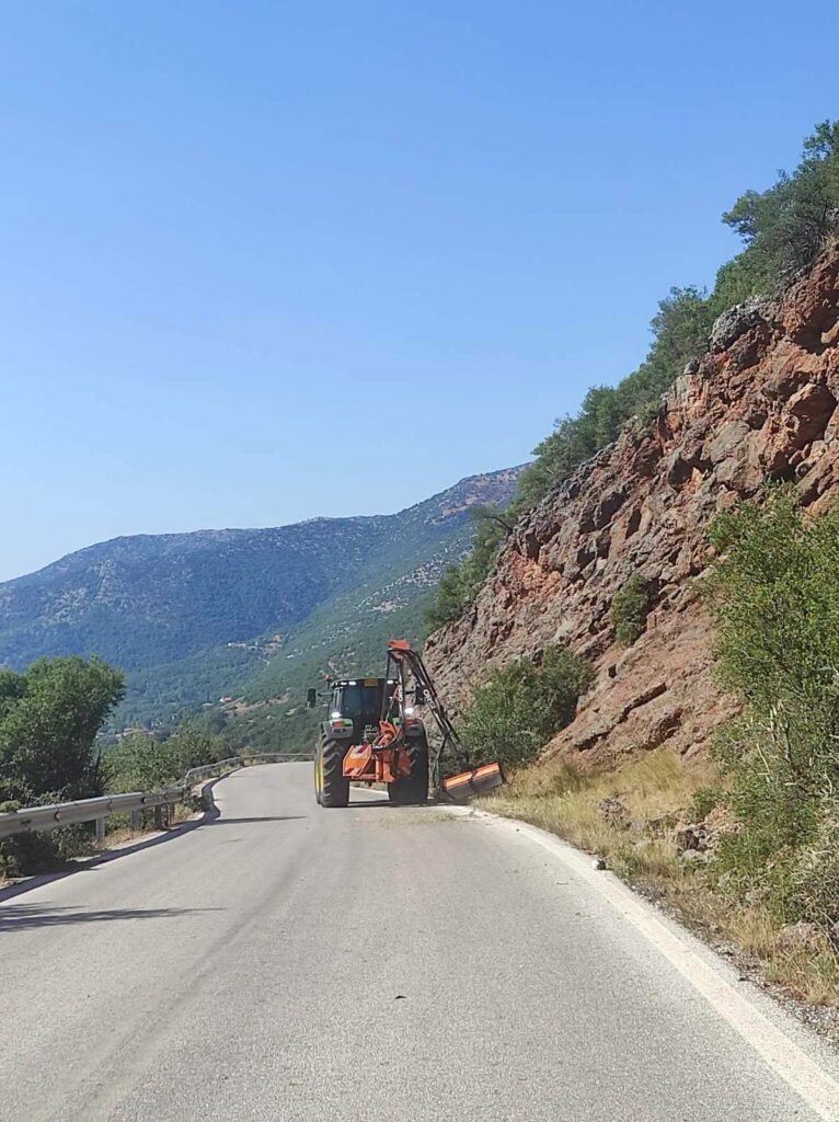 Αχαΐα: Παρεμβάσεις σε Κλειτορία και Καλάβρυτα με καθαρισμούς στο οδικό δίκτυο ΦΩΤΟ