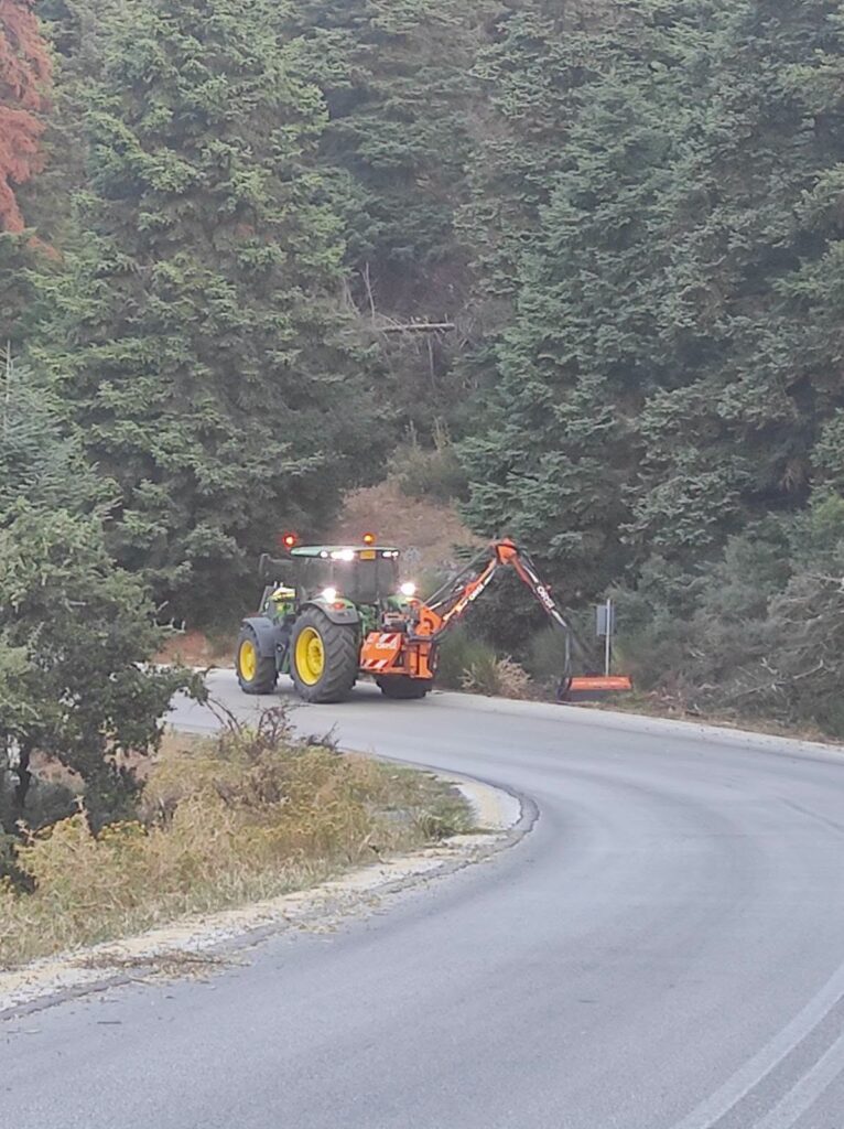 Αχαΐα: Παρεμβάσεις σε Κλειτορία και Καλάβρυτα με καθαρισμούς στο οδικό δίκτυο ΦΩΤΟ