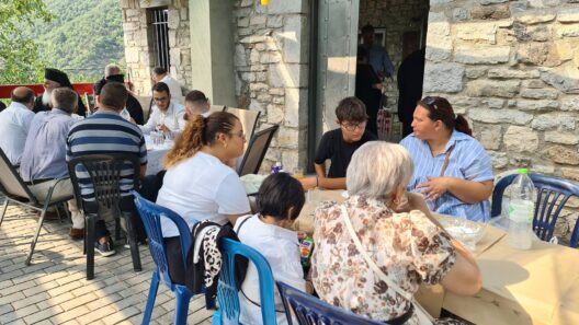 Εορταστικές ευχές από το Λειβάρτζι στο «Καλλιόπης Φίλεμα» 17 Εορταστικές ευχές από το Λειβάρτζι στο «Καλλιόπης Φίλεμα»