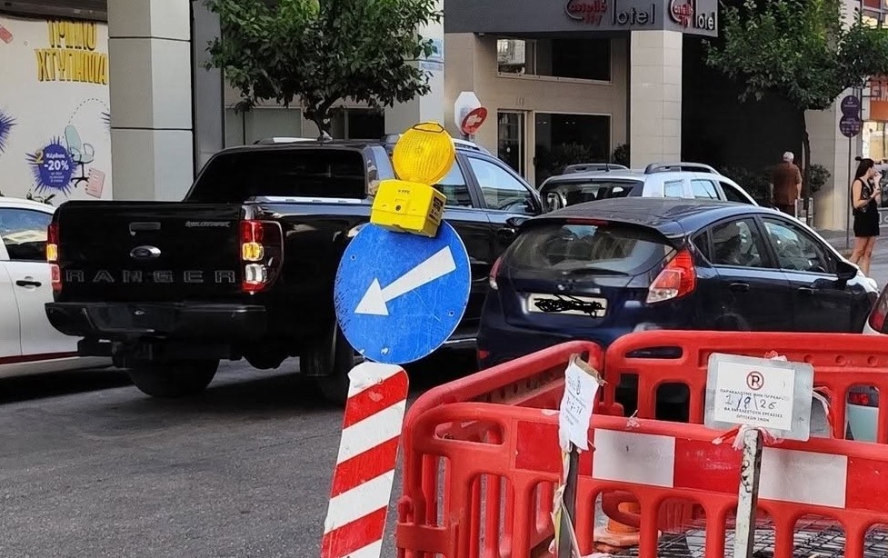 Κυκλοφοριακή ασφυξία στην οδό Αγίου Ανδρέου στην Πάτρα με πολλά στ…