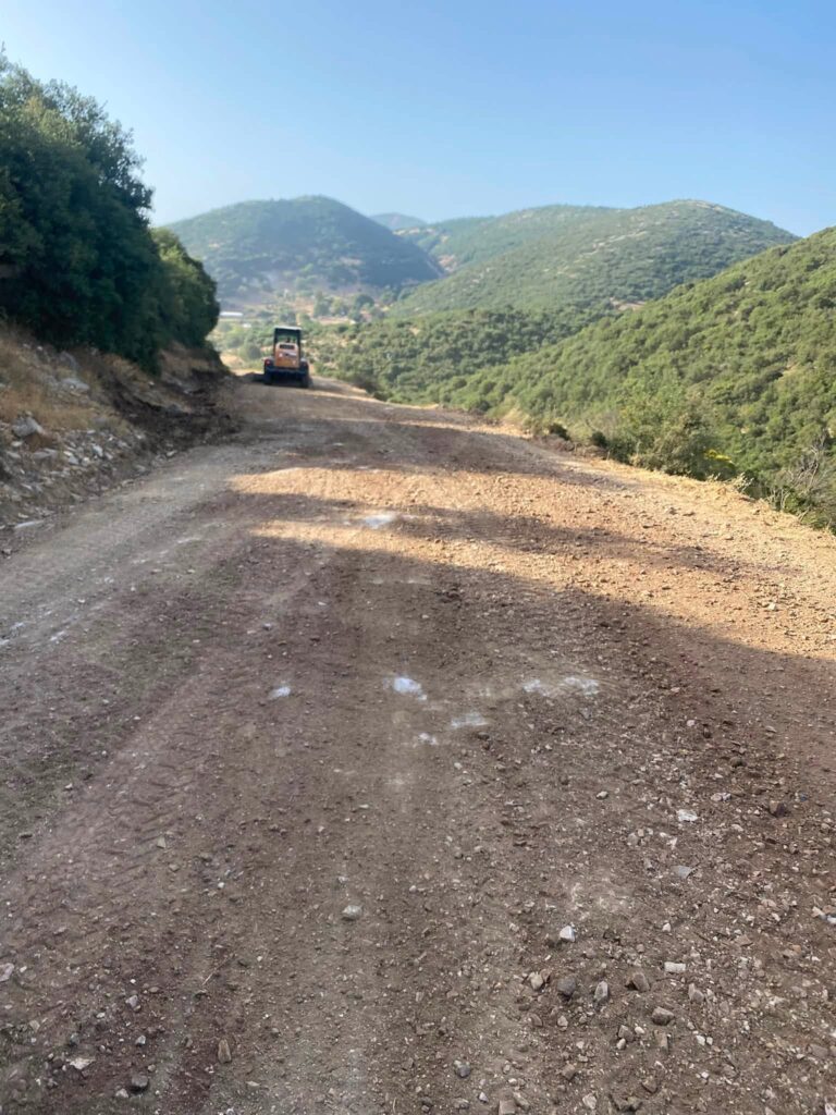Πετρωτό: Συντήρηση σε ορεινούς αγροτικούς δρόμους από την Κοινότητα ΦΩΤΟ 10 Πετρωτό: Συντήρηση σε ορεινούς αγροτικούς δρόμους από την Κοινότητα ΦΩΤΟ