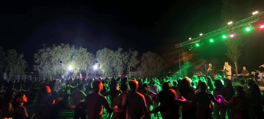 Δημοτικό πανηγύρι με Καψάλη στην Ακολη ΒΙΝΤΕΟ-ΦΩΤΟ