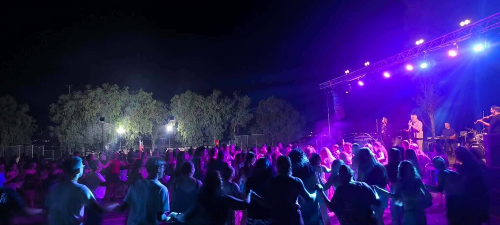 Δημοτικό πανηγύρι με Καψάλη στην Ακολη ΒΙΝΤΕΟ-ΦΩΤΟ