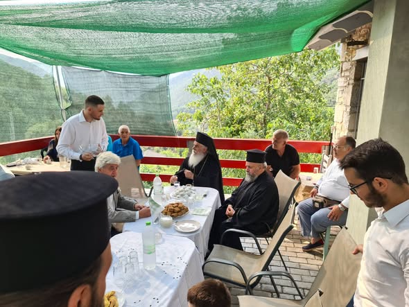 Επίσκεψη του Μητροπολίτη Ιερώνυμου στο Λειβάρτζι ΦΩΤΟ
