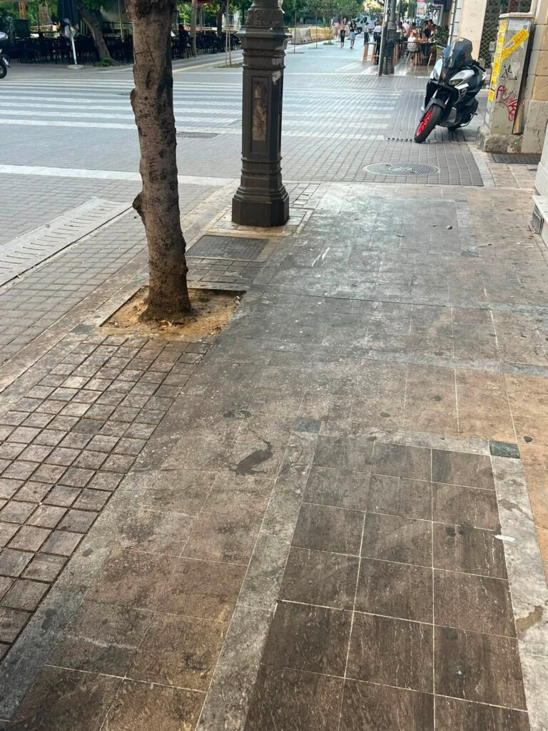 Πάτρα: Αποκρουστκή η εικόνα στις δύο κεντρικές Πλατείες Γεωργίου και Όλγας ΦΩΤΟ