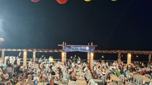 Φεγγαράδα πάνω από το Καλούσι, νυχτερινή λήψη
