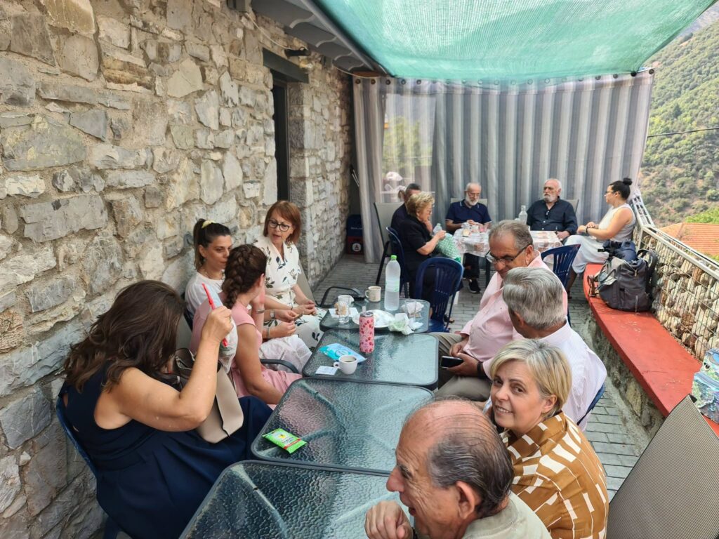 Εορταστικές ευχές από το Λειβάρτζι στο «Καλλιόπης Φίλεμα»