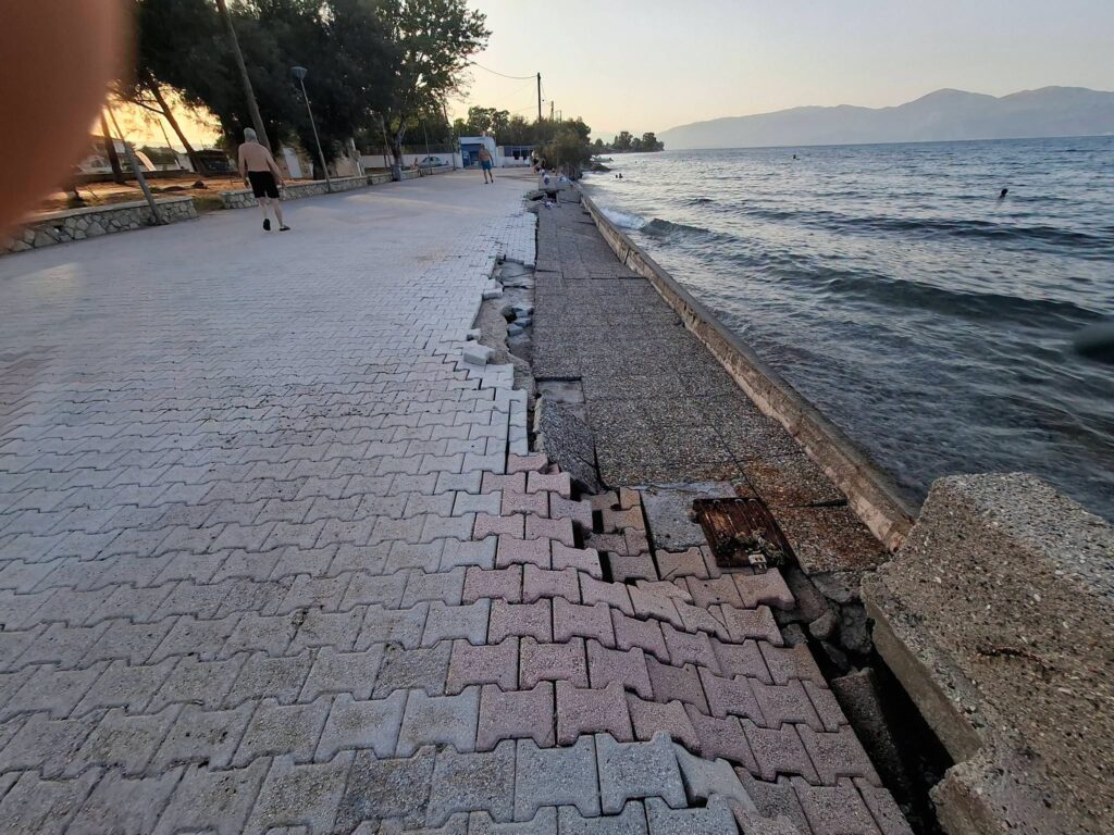 Βαλιμίτικα: Στο έλεος καιρικών φαινομένων ακόμα περιουσίες και υποδομές ΦΩΤΟ 5 Βαλιμίτικα: Στο έλεος καιρικών φαινομένων ακόμα περιουσίες και υποδομές ΦΩΤΟ