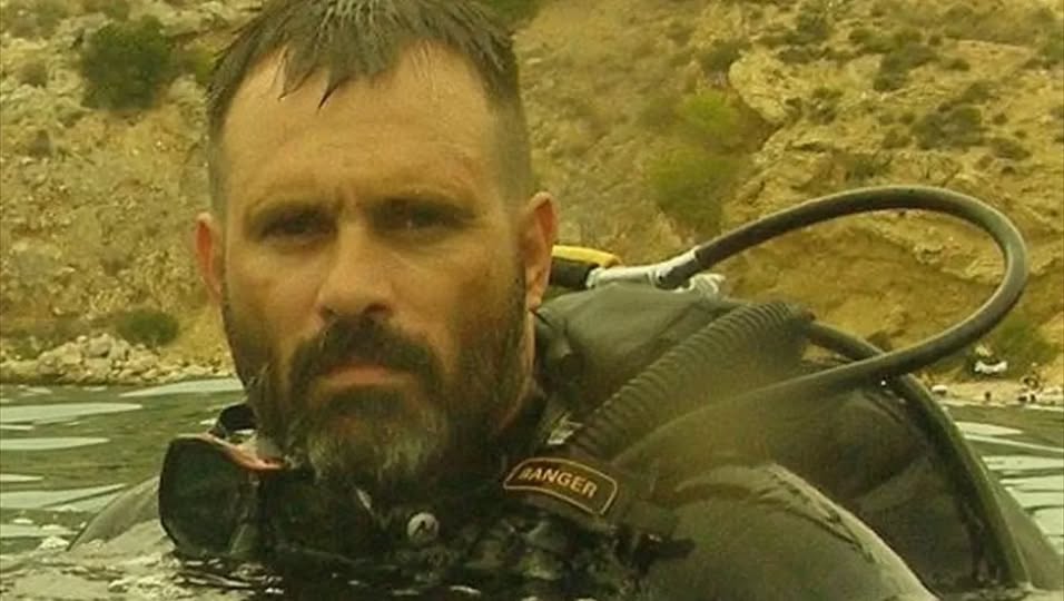 Ρίο: Λιμενικός εκτός υπηρεσίας έσωσε μητέρα και κόρη από πνιγμό με 6 μποφόρ ΦΩΤΟ