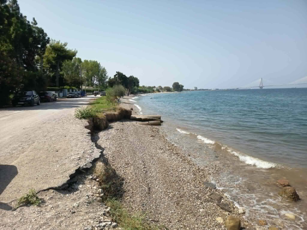 Αγιος Βασίλειος: Αδειασε το βόθρο του σπιτιού του στην κατάμεστη παραλία ΦΩΤΟ 5 Αγιος Βασίλειος: Αδειασε το βόθρο του σπιτιού του στην κατάμεστη παραλία ΦΩΤΟ