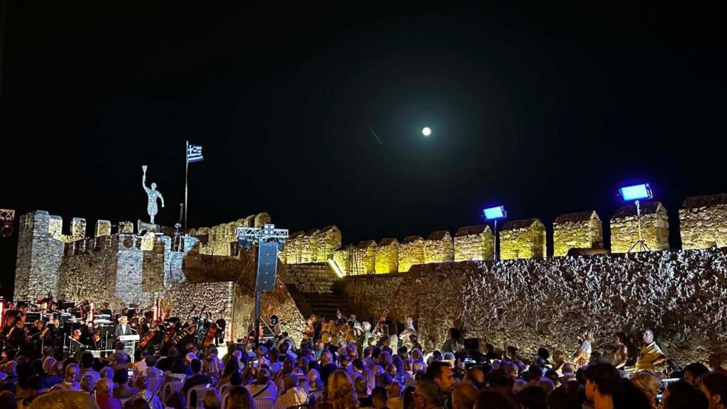 Η Εθνική Συμφωνική Ορχήστρα της ΕΡΤ παίζει στη Ναύπακτο, συνοδευόμ…