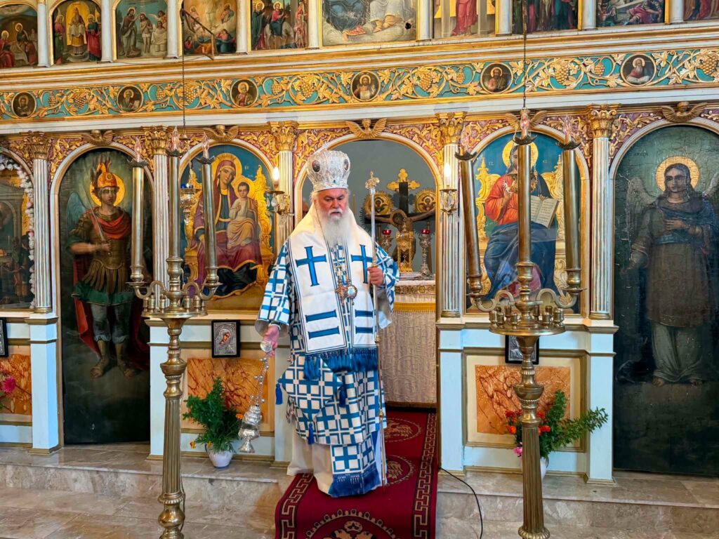 Ο Μητροπολίτης Ιερώνυμος στο Αγρίδι Ακράτας ΦΩΤΟ