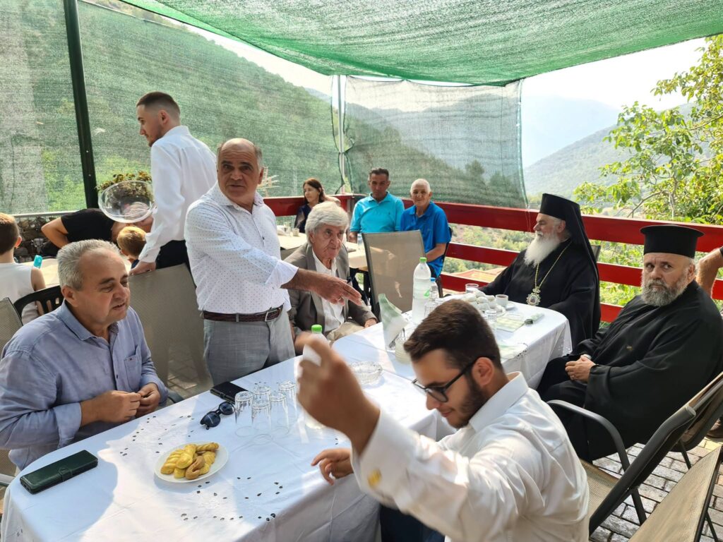 Επίσκεψη του Μητροπολίτη Ιερώνυμου στο Λειβάρτζι ΦΩΤΟ 5 Επίσκεψη του Μητροπολίτη Ιερώνυμου στο Λειβάρτζι ΦΩΤΟ