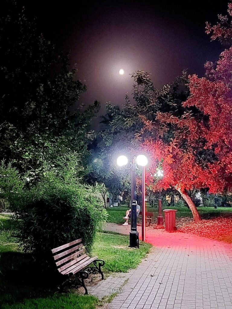Το φεγγάρι του Οξύρρυγχου πάνω από το Αίγιο ΦΩΤΟ