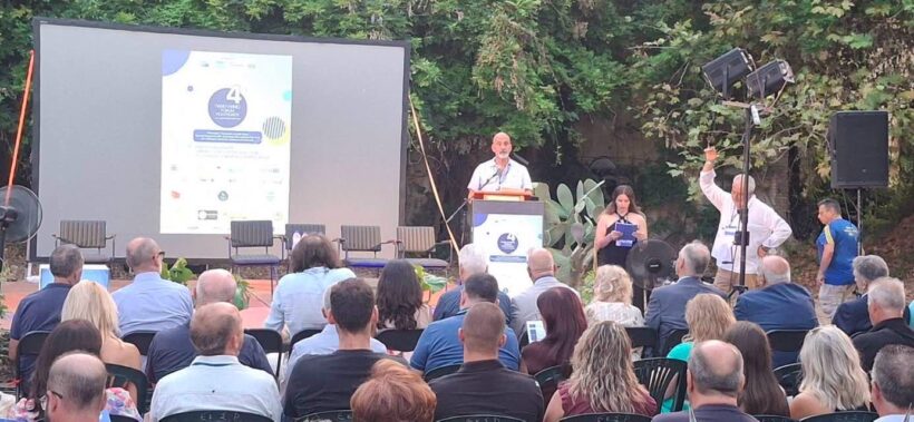 Ο Χαράλαμπος Μπονάνος στην Εκθεση της Ομοσπονδίας Πολιτιστικών συλλόγων στο Αίγιο ΦΩΤΟ