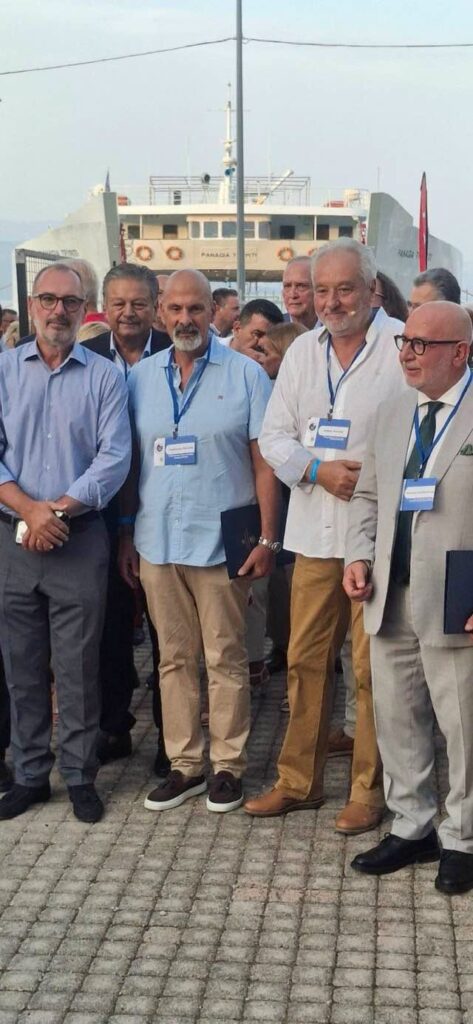 Ο Χαράλαμπος Μπονάνος στην Εκθεση της Ομοσπονδίας Πολιτιστικών συλλόγων στο Αίγιο ΦΩΤΟ