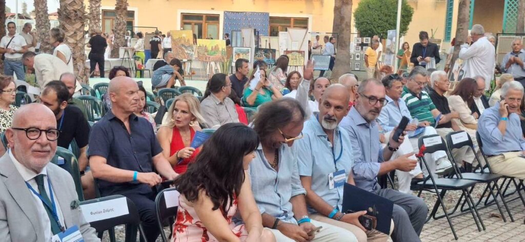 Ο Χαράλαμπος Μπονάνος στην Εκθεση της Ομοσπονδίας Πολιτιστικών συλλόγων στο Αίγιο ΦΩΤΟ