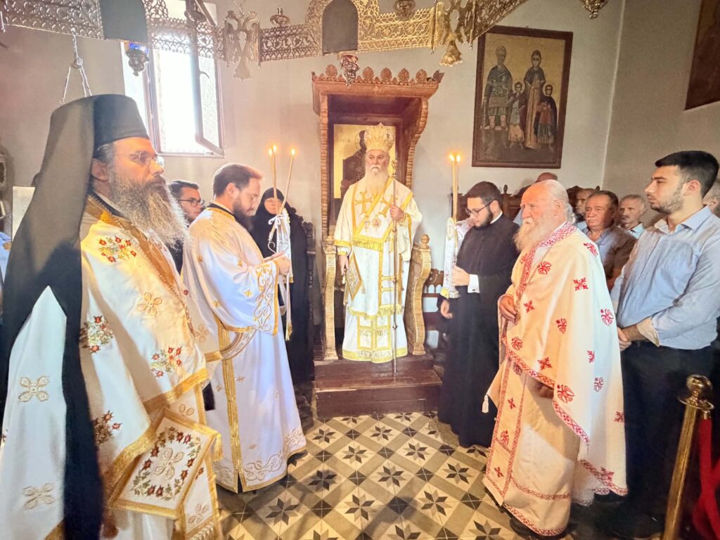 Αχαΐα: Τα άλογα προσκύνησαν και υποκλίθηκαν στην Παναγιά Μακελλαριά - Ξεχωριστό περιστατικό προκάλεσε συγκίνηση και θαυμασμό ΦΩΤΟ