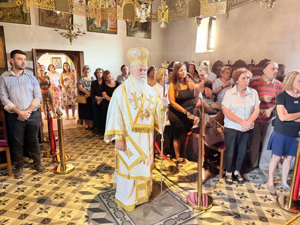 Αχαΐα: Τα άλογα προσκύνησαν και υποκλίθηκαν στην Παναγιά Μακελλαριά - Ξεχωριστό περιστατικό προκάλεσε συγκίνηση και θαυμασμό ΦΩΤΟ