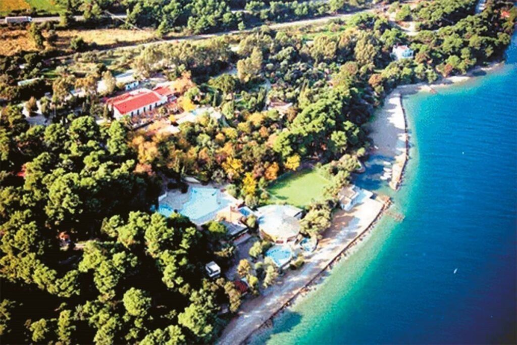 Λαμπίρι: Στο «περίμενε» το Mare Terra – Τι μπλοκάρει τη μεγάλη επένδυση στο πρώην «Κλαμπ των Γάλλων» - Αρμόδιοι στο Patrapress ΦΩΤΟ