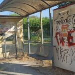 Πάτρα: Ερχονται πρόστιμα για αφισοκολλήσεις στις στάσεις λεωφορείων – Ζητούμενο η συντήρηση και η αναβάθμιση ΦΩΤΟ