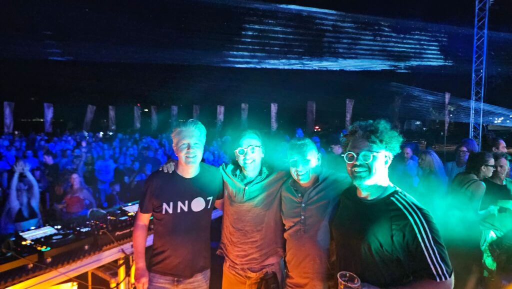 Παγκόσμιοι ρυθμοί με τον John Digweed στην Παραλία Άκολης ΒΙΝΤΕΟ-ΦΩΤΟ