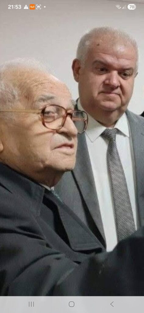 Κάτω Αχαΐα: «Υμνοι» για τον ευεργέτη της πόλης Πέτρο Σπυρόπουλο που κηδεύτηκε σήμερα ΦΩΤΟ