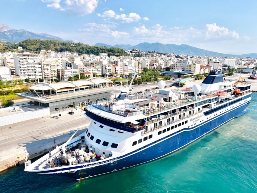 Πάτρα: Το μεγάλο κρουαζιερόπλοιο «VidantaWorld's Elegant» έδεσε στο λιμάνι 4 Πάτρα: Το μεγάλο κρουαζιερόπλοιο «VidantaWorld's Elegant» έδεσε στο λιμάνι
