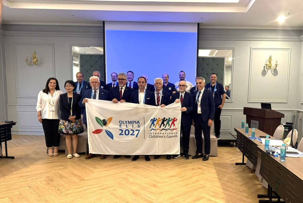 Στην Ηλεία το «ΟΛΥΜΠΙΑ – ΗΛΙΔΑ 2027» - Στα χέρια των δύο δήμων η σημαία των Παγκόσμιων Παιδικών Αγώνων ΦΩΤΟ