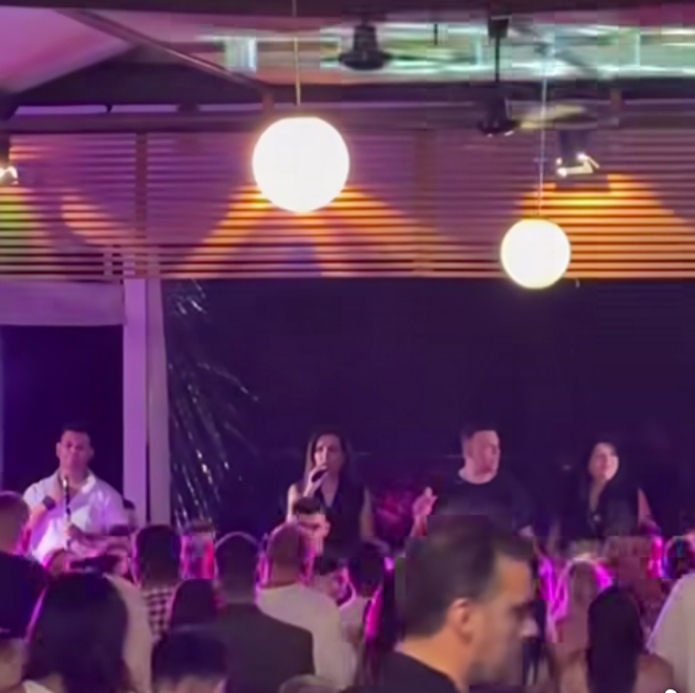 Ξεσηκώθηκαν στο μεγάλο δημοτικό γλέντι με Γρίβα και Σαφέτη στο Δερβενάκι ΒΙΝΤΕΟ-ΦΩΤΟ