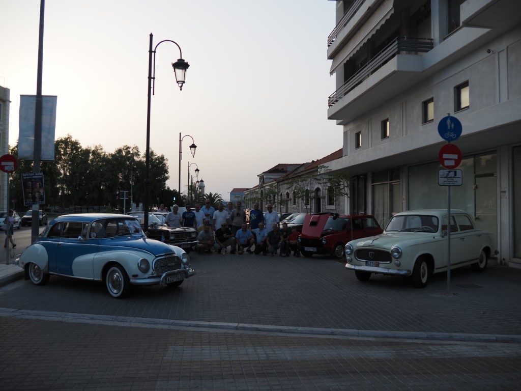 Η Τριών Ναυάρχων γέμισε με ιστορικά οχήματα ΦΩΤΟ 7 Η Τριών Ναυάρχων γέμισε με ιστορικά οχήματα ΦΩΤΟ