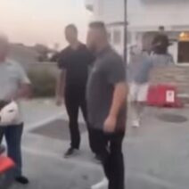 «Πόλεμος» για μια θέση στάθμευσης στην Πάρο: Ο καβγάς που κατέληξε σε ξύλο ΒΙΝΤΕΟ