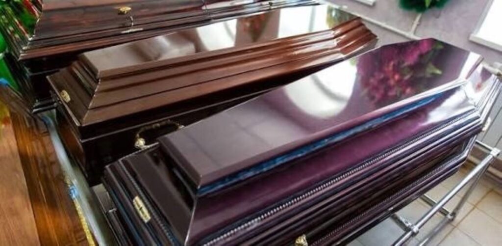 Αίγιο: Βρήκε κλειδιά γραφείου κηδειών και το έκλεψε - Λεία χιλιάδων ευρώ