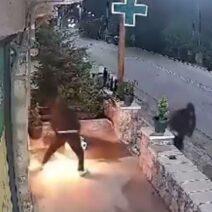 Αρκαδία: Εμπρησμός φαρμακείου στην κάμερα ΒΙΝΤΕΟ-ΦΩΤΟ 1 Φωτογραφία του εμπρησμού φαρμακείου στην Κάμερα Βίντεο‑Φωτο