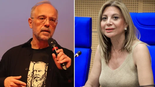 Αυγερινός για την αποχώρησή του από το κόμμα Καρυστιανού: «Είναι δύο γυναίκες και πολλοί στρατιώτες» 14 Αυγερινός για την αποχώρησή του από το κόμμα Καρυστιανού: «Είναι δύο γυναίκες και πολλοί στρατιώτες»