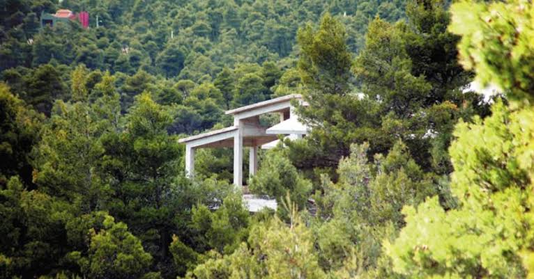 Απόφαση-«φρένο» του ΣτΕ στη νομιμοποίηση αυθαιρέτων