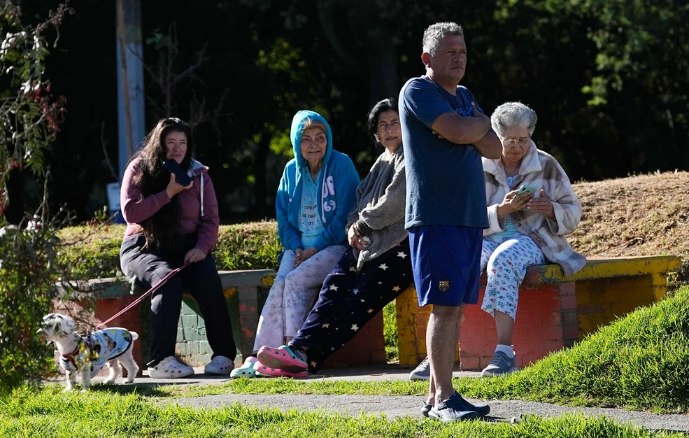 Κολομβία: Ισχυρός σεισμός 7,4 Ρίχτερ - Ζημιές σε κτίρια και τραυματίες ΦΩΤΟ - ΒΙΝΤΕΟ 6 Κολομβία: Ισχυρός σεισμός 7,4 Ρίχτερ - Ζημιές σε κτίρια και τραυματίες ΦΩΤΟ - ΒΙΝΤΕΟ