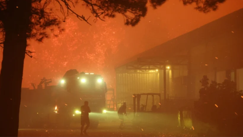 Φωτιά στην Κροατία: Νεκρή γυναίκα, δεκάδες τραυματίες και χιλιάδες εκτοπισμένοι 4 Φωτιά στην Κροατία: Νεκρή γυναίκα, δεκάδες τραυματίες και χιλιάδες εκτοπισμένοι