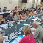 Πάτρα: Απάντηση του Δήμου στον Ψωμά για τις συγχωνεύσεις σε σχολεία