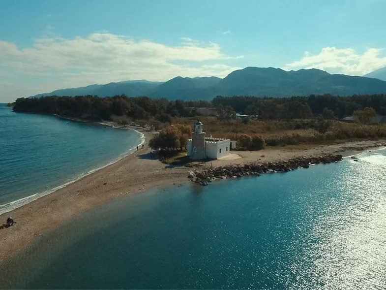 Δρέπανο: «Παγιδευμένη» επί τριήμερο σε αβαθή πολυτελής θαλαμηγός ΦΩΤΟ 6 Δρέπανο: «Παγιδευμένη» επί τριήμερο σε αβαθή πολυτελής θαλαμηγός ΦΩΤΟ