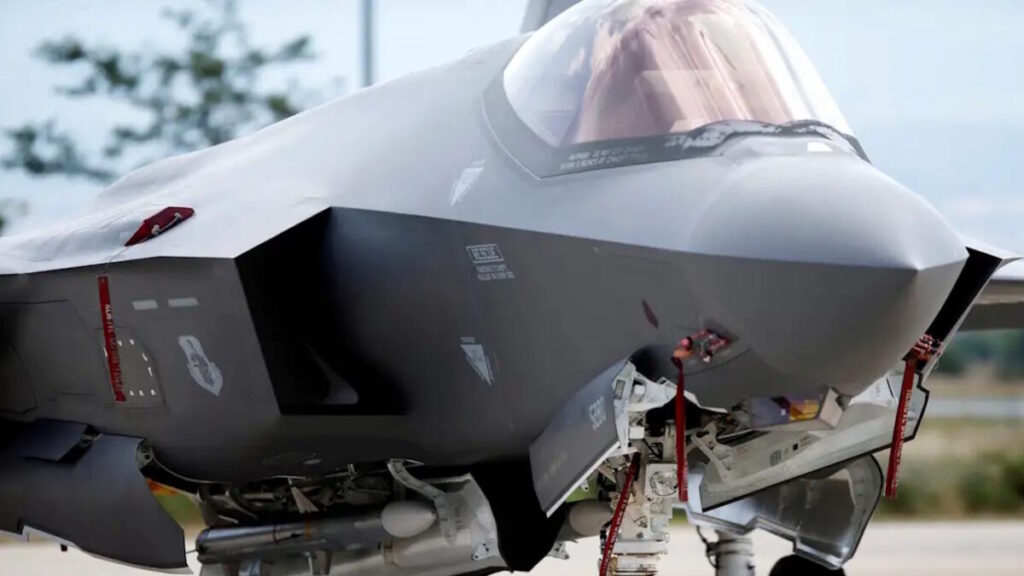 Καλιφόρνια: Συντριβή μαχητικού F-35 σαν του Τομ Κρουζ ΒΙΝΤΕΟ 5 Καλιφόρνια: Συντριβή μαχητικού F-35 σαν του Τομ Κρουζ ΒΙΝΤΕΟ