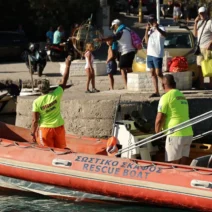 Φωτιά στη Σαλαμίνα: Εντοπίστηκαν δύο σωροί - Δεκάδες πολίτες απεγκλωβίστηκαν δια θαλάσσης ΦΩΤΟ - ΒΙΝΤΕΟ (Νεότερα)