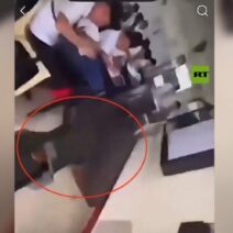 Στιγμιότυπο από βίντεο επίθεσης σε σχολείο στις Φιλιππίνες, με ανθ…