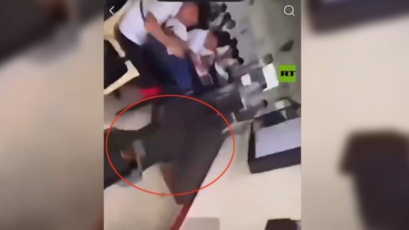 Φιλιππίνες: Μαθητής μετέδωσε live φονική επίθεση σε σχολείο ΒΙΝΤΕΟ 4 Στιγμιότυπο από βίντεο επίθεσης σε σχολείο στις Φιλιππίνες, με ανθ…