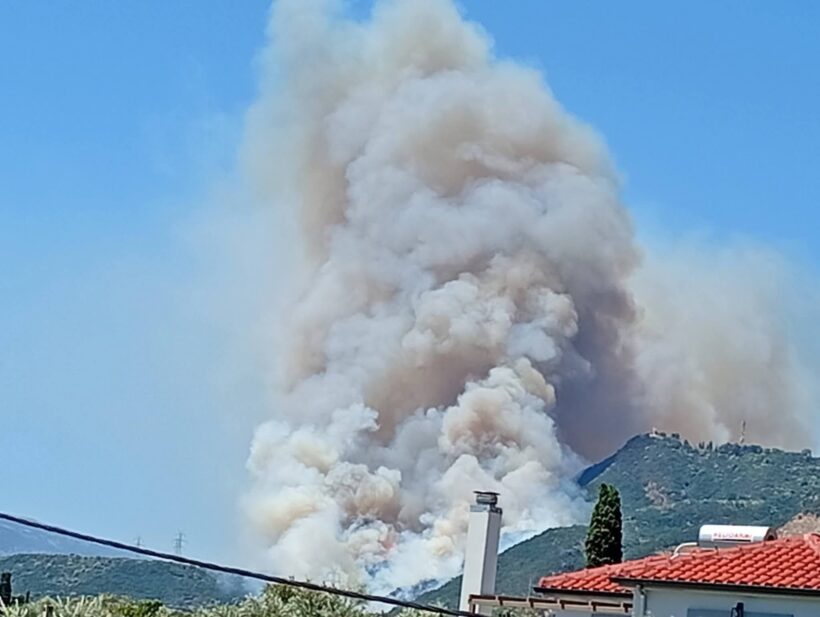 Φωτιά ΤΩΡΑ στο Σκάλωμα Φωκίδας: Εκκενώνονται οικισμοί ΦΩΤΟ - ΒΙΝΤΕΟ 4 Φωτιά ΤΩΡΑ στο Σκάλωμα Φωκίδας: Εκκενώνονται οικισμοί ΦΩΤΟ - ΒΙΝΤΕΟ